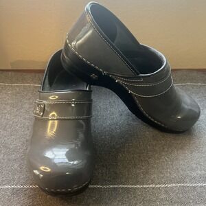 Koi By Sanita Shoes Women 41 US 10 Steel Gray Nursing Clogs Patent Leather $150